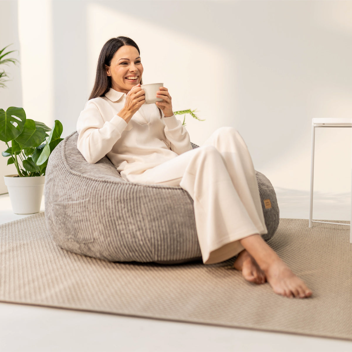 Fotel pufa z oparciem sztruksowa Mark Adler Comfy 4.0 Grey