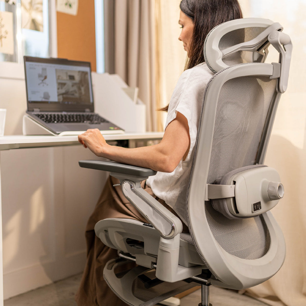 Fotel ergonomiczny z masażem Mark Adler Leadpro 8.7 Grey