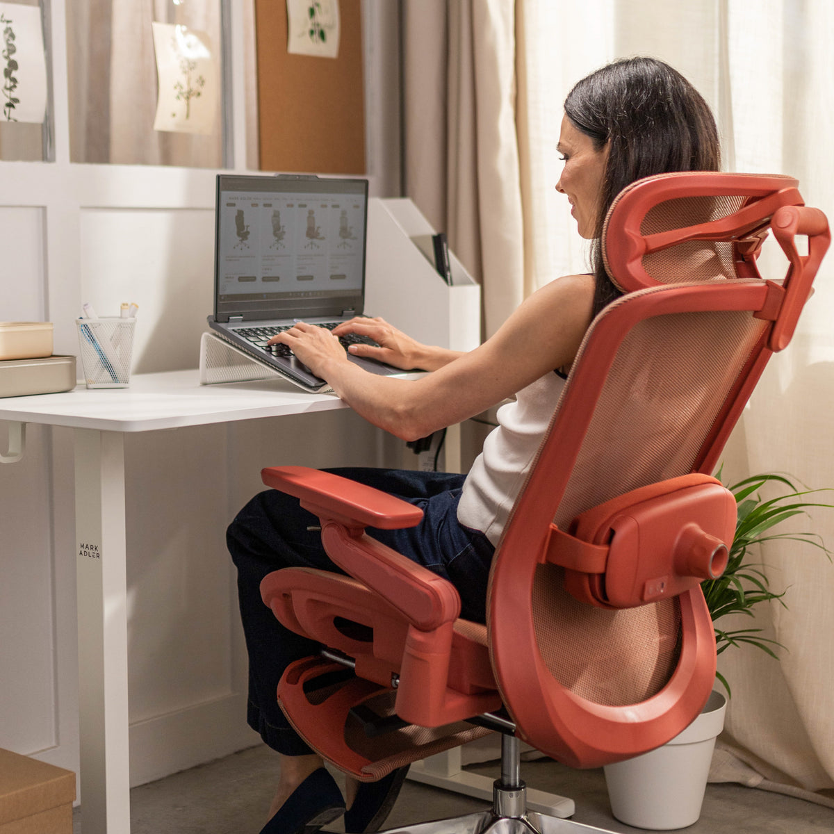 Fotel ergonomiczny z masażem Mark Adler Leadpro 8.7 Red